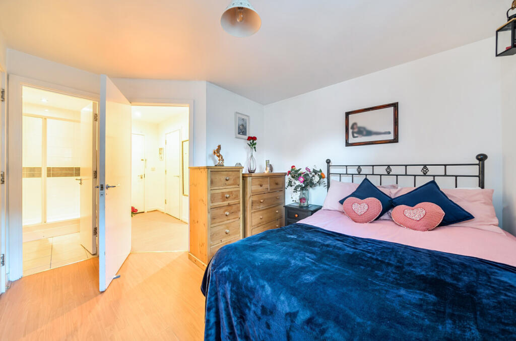 Stretton Court, Wey Road, Weybridge, KT13