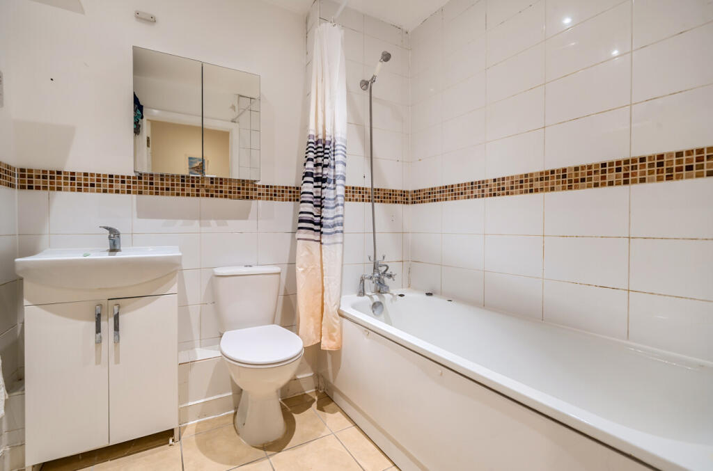 Stretton Court, Wey Road, Weybridge, KT13