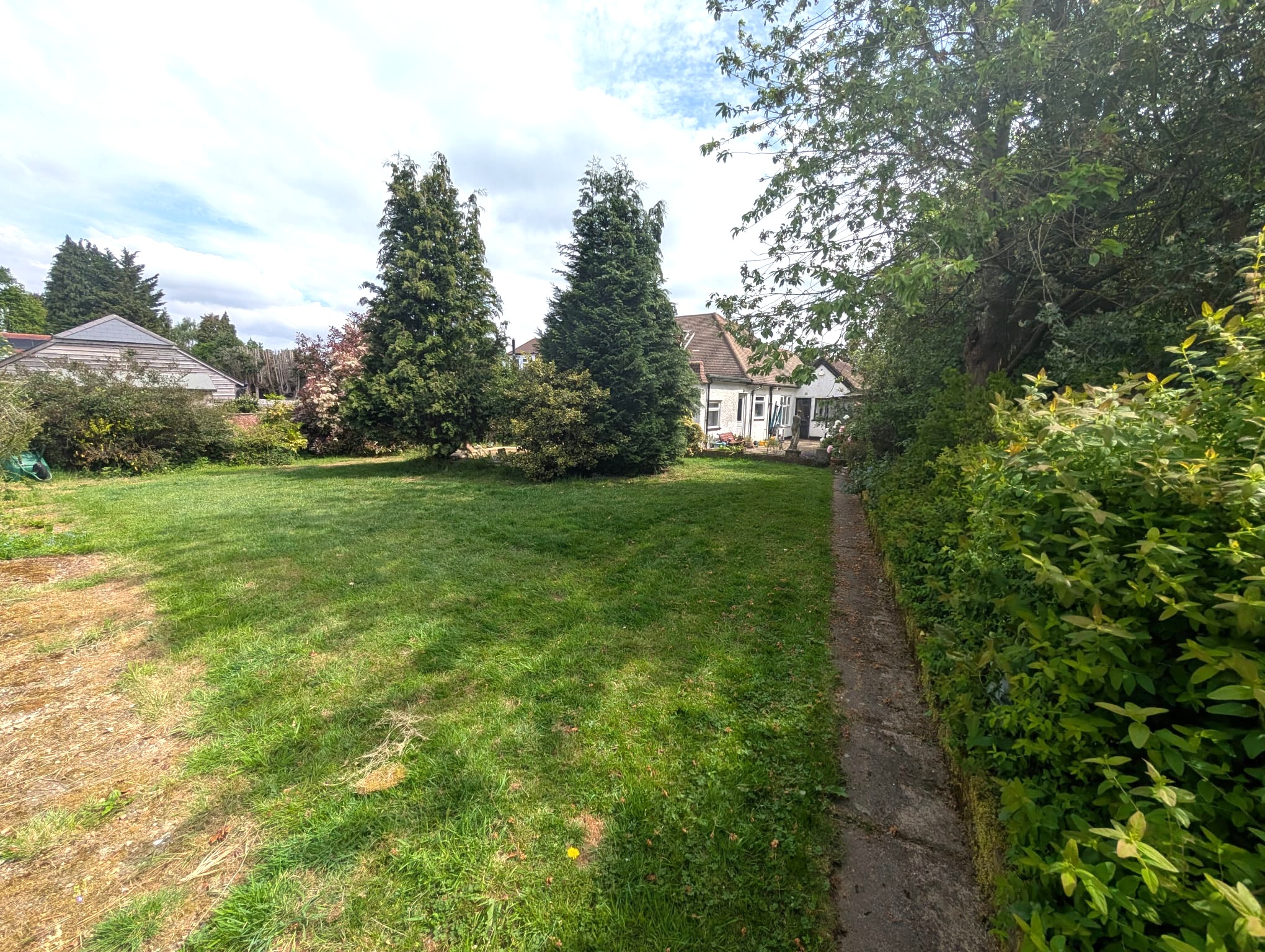 Brighton Road, Tadworth, KT20