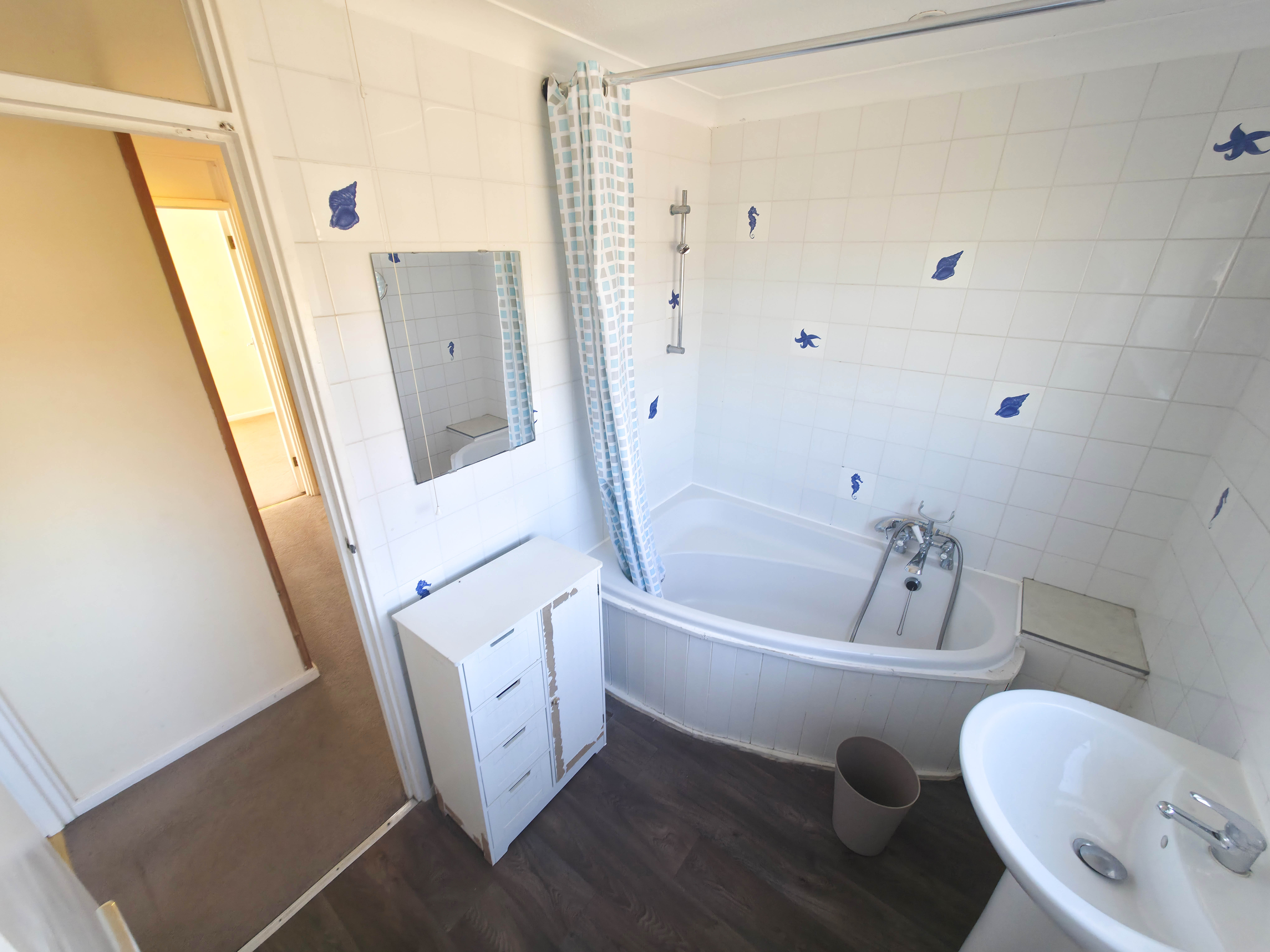 Dovedale Crescent, Crawley, RH11