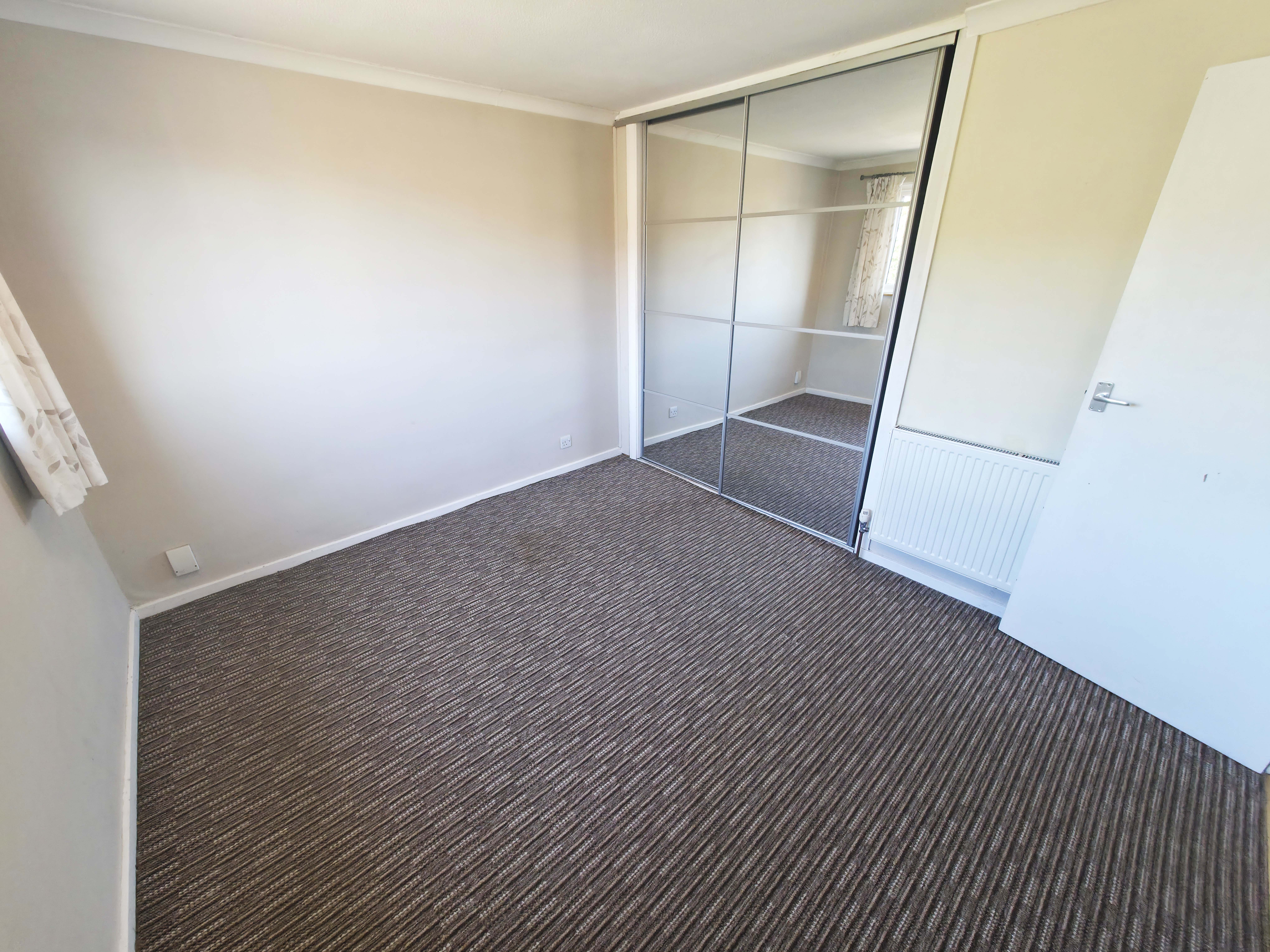 Dovedale Crescent, Crawley, RH11