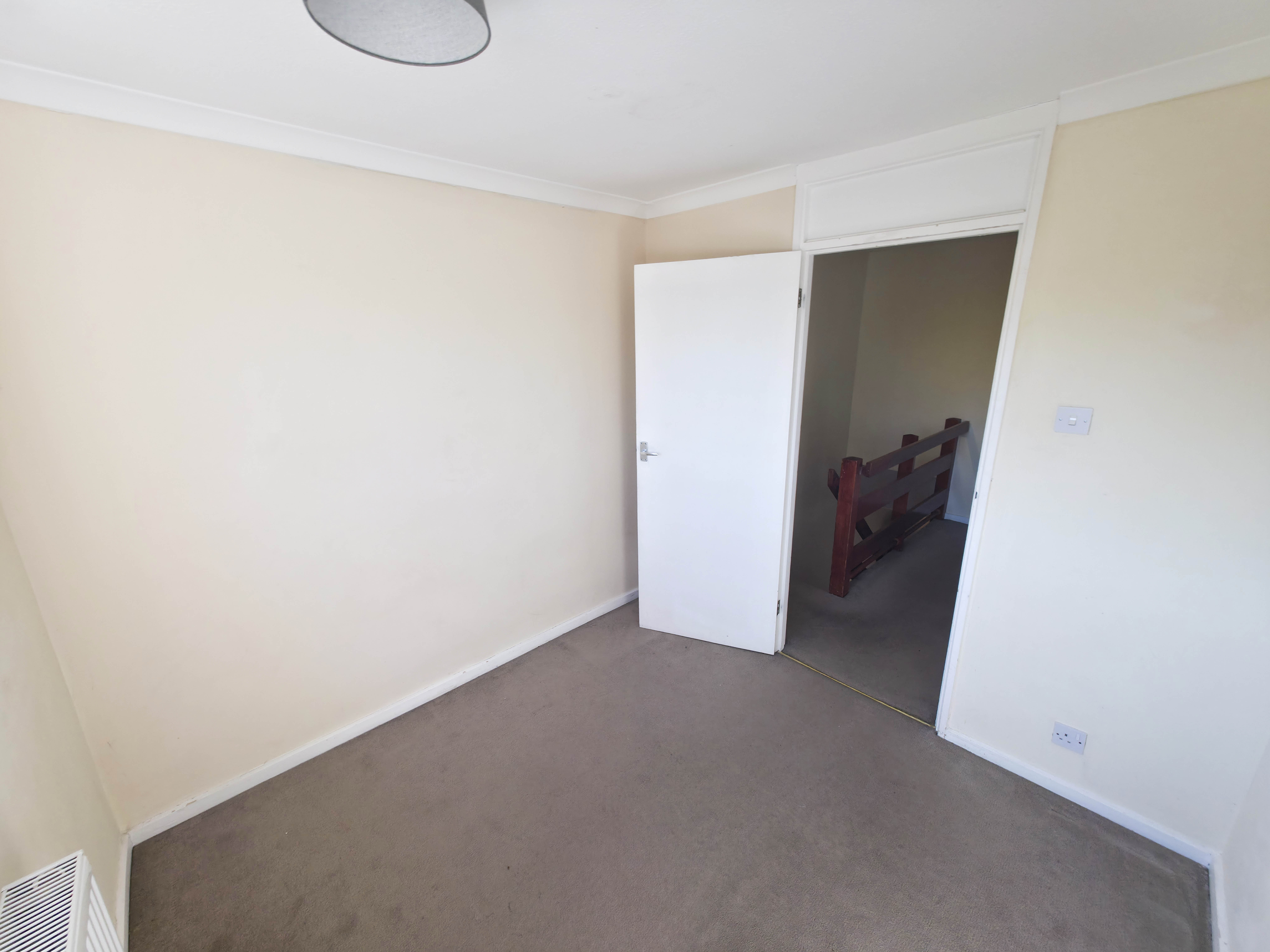 Dovedale Crescent, Crawley, RH11