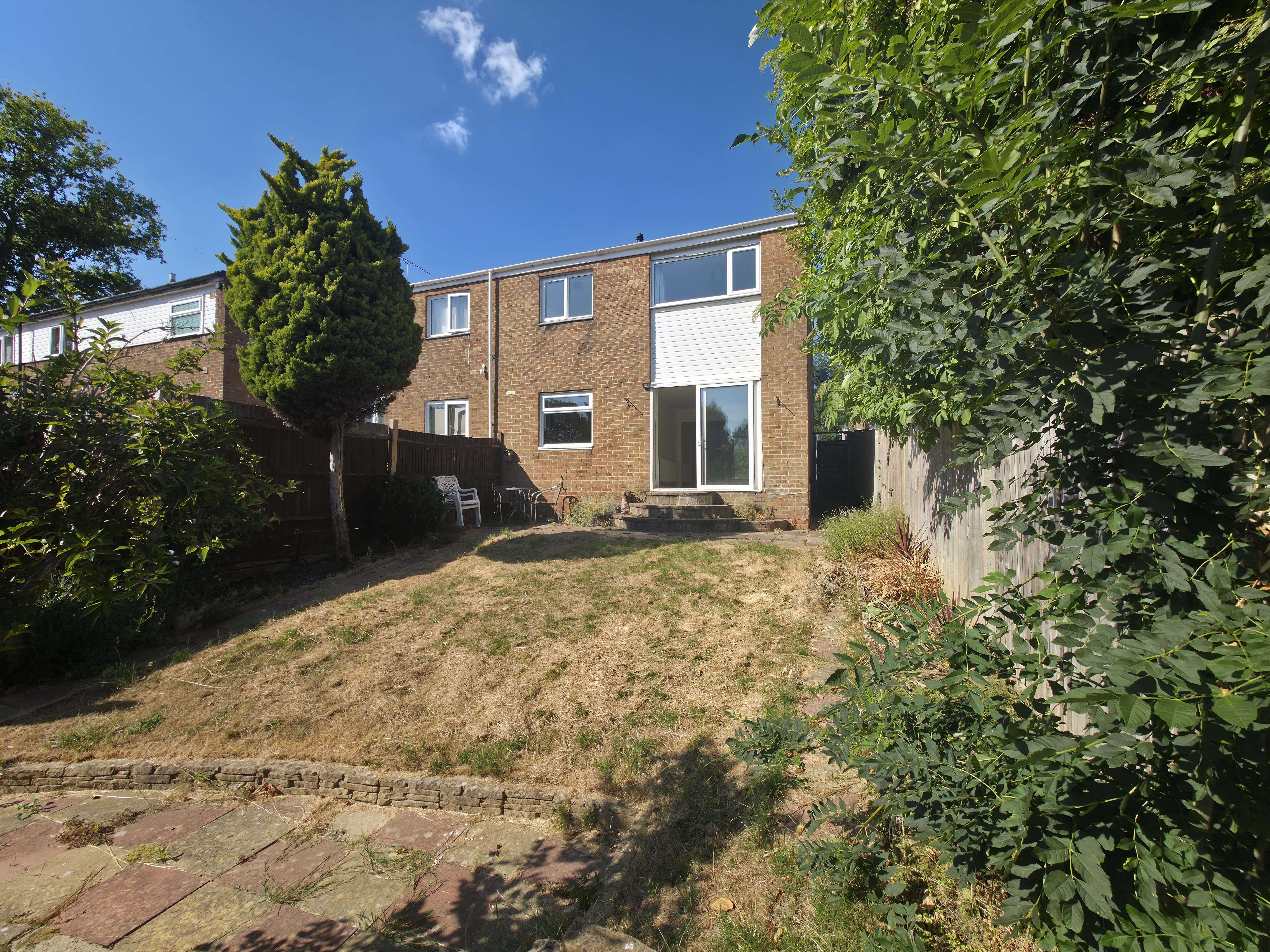 Dovedale Crescent, Crawley, RH11